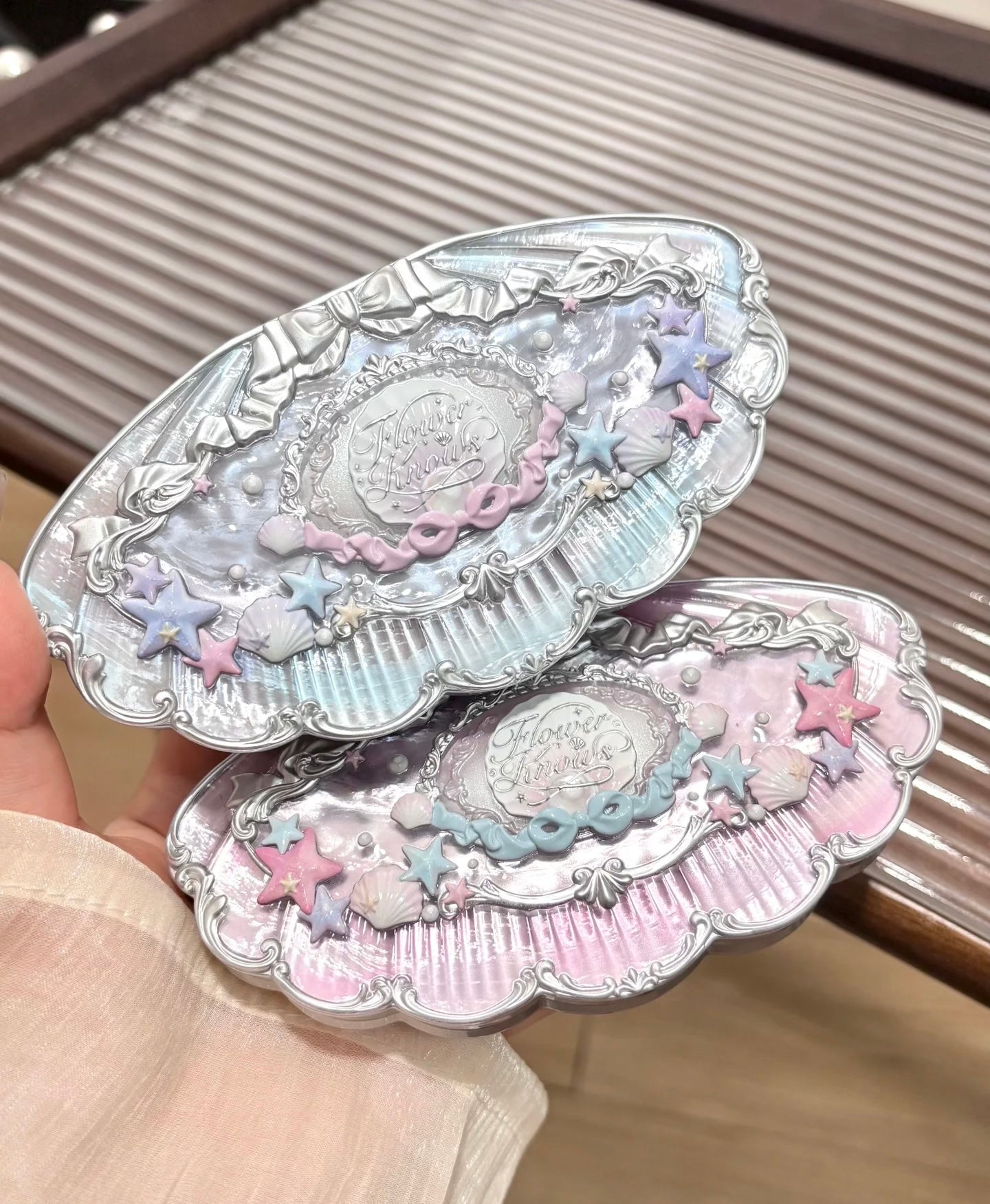 アイシャドウ:スワン&貝殻